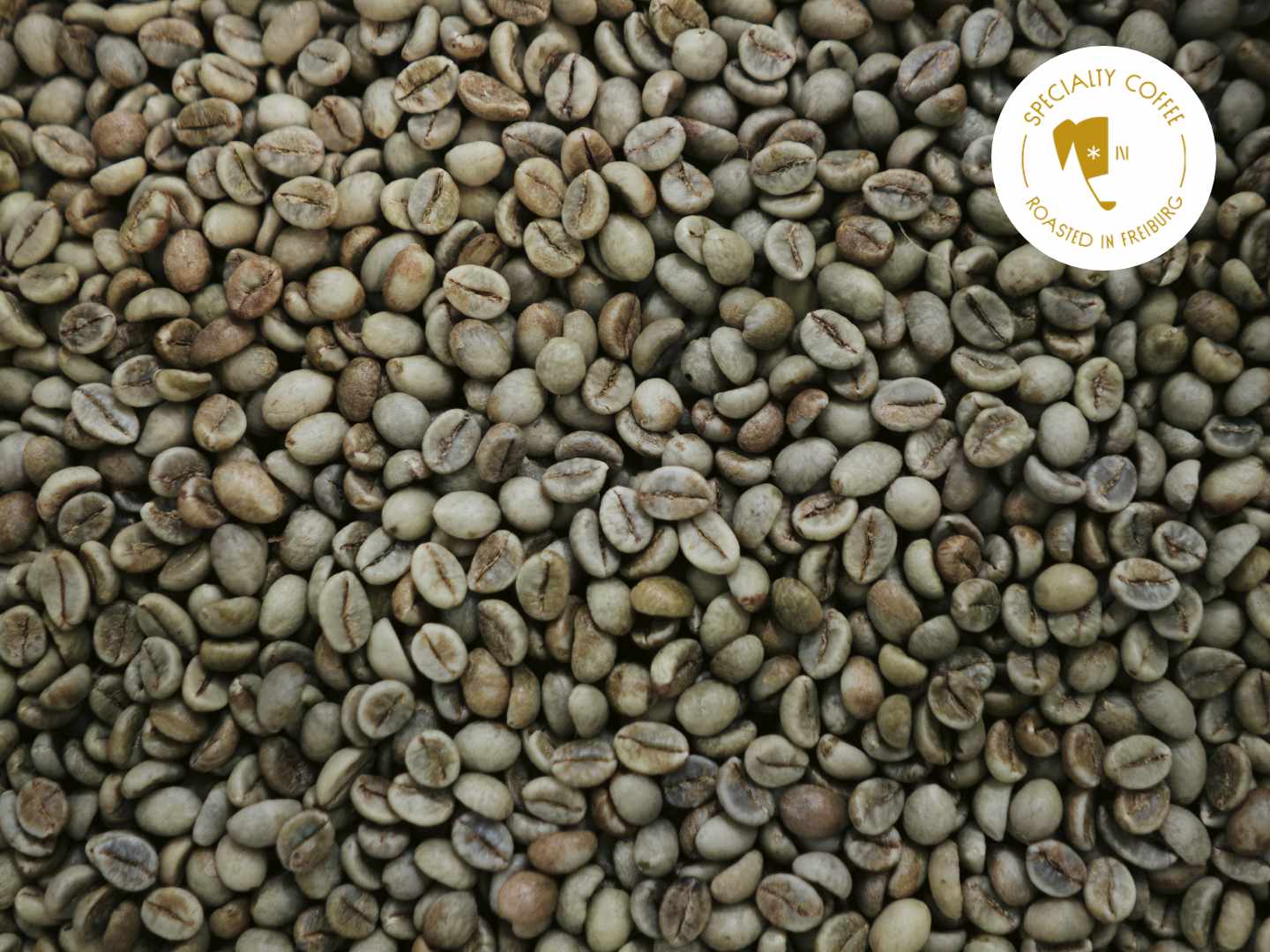 Grünkaffee sind rohe Kaffeebohnen.