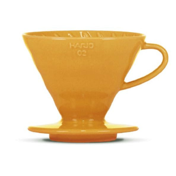 Hario V60 02 Dripper „Colour Edition“, Porzellan in orange.